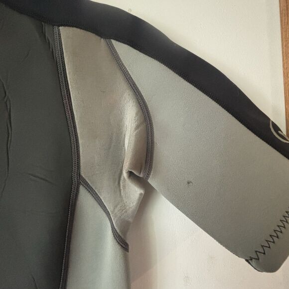 Body Glove Crush Womens Wetsuit 9/10 2/1mm Shorty Spring Suit Back Zip Surf Dive - Picture 5 of 10